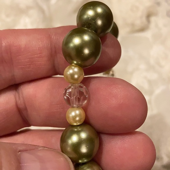 Green Stretch Bracelet - Picture 8 of 8